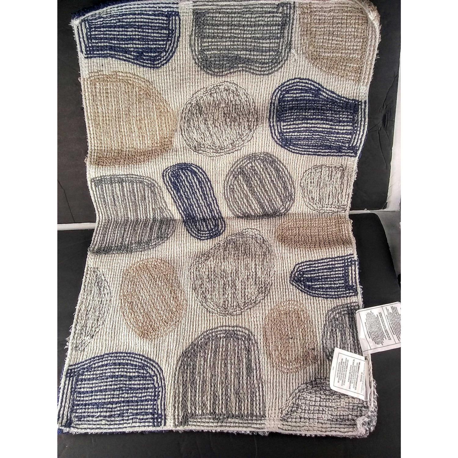 Chesapeake Pebbles Bath Rug Set - Image 4